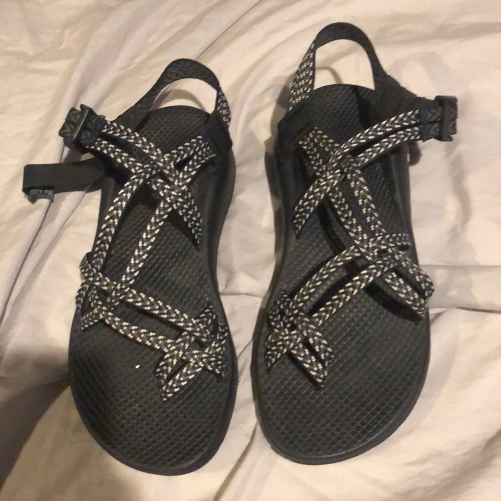 Black and whites chacos